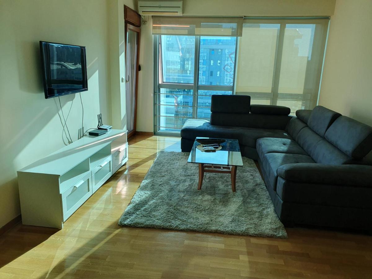 Great Location Two Bedroom Apatment "Maxim" Подгорица Екстериор снимка